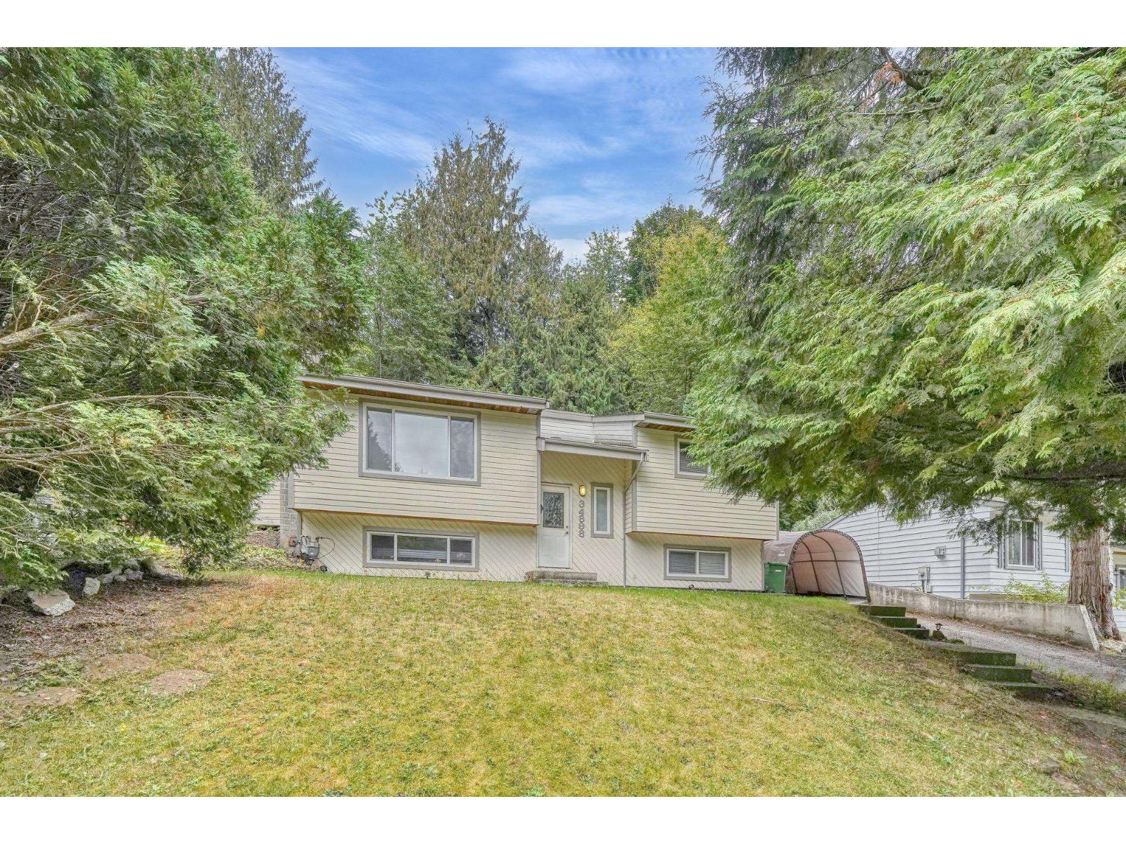34898 Laburnum Ave, Abbotsford, BC V2S 5J4