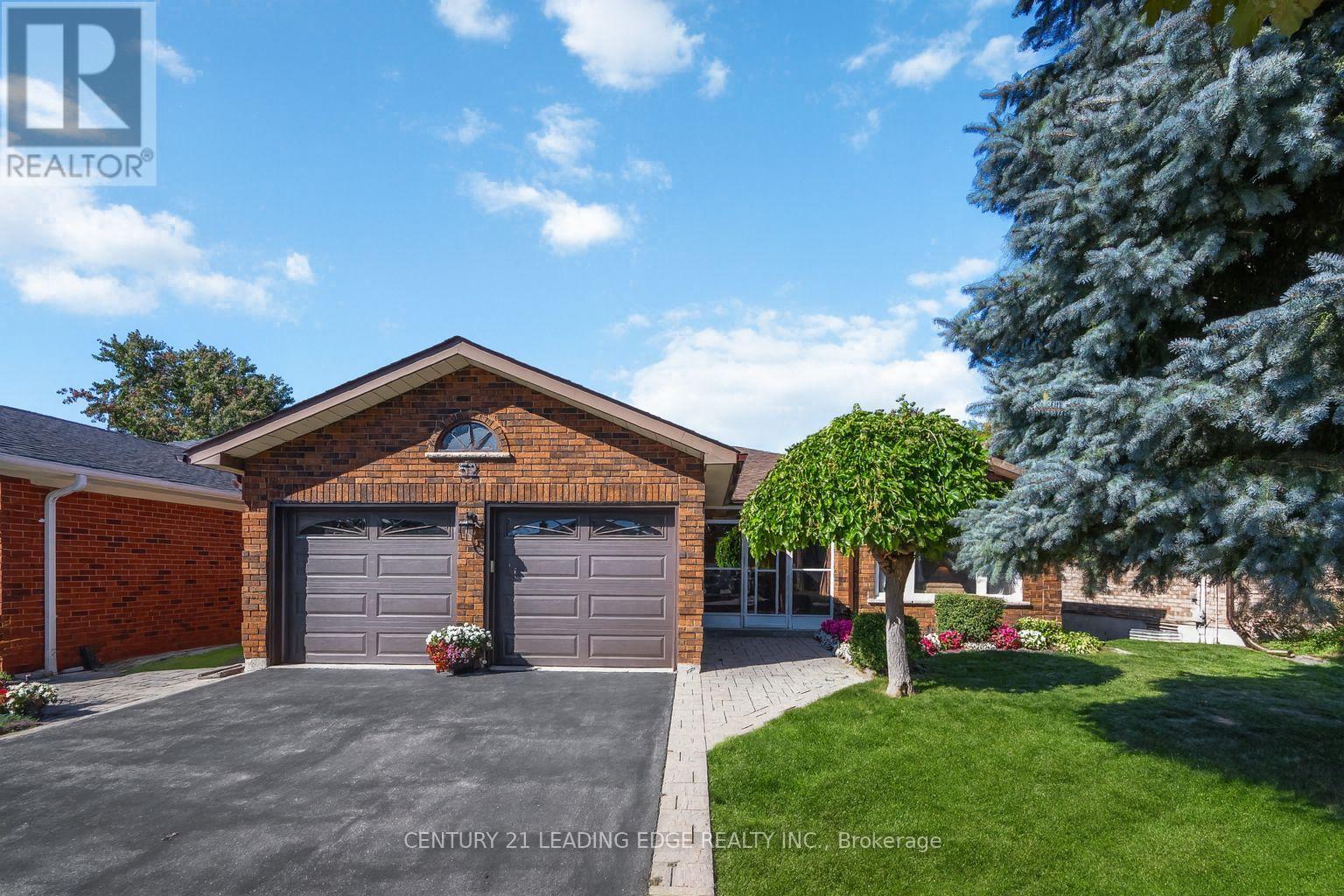 52 Aspen Cres, Whitchurch-Stouffville, ON L4A 5C7