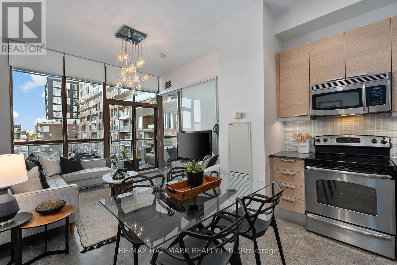 503 625 Queen St E, Toronto, ON M4M 2A5
