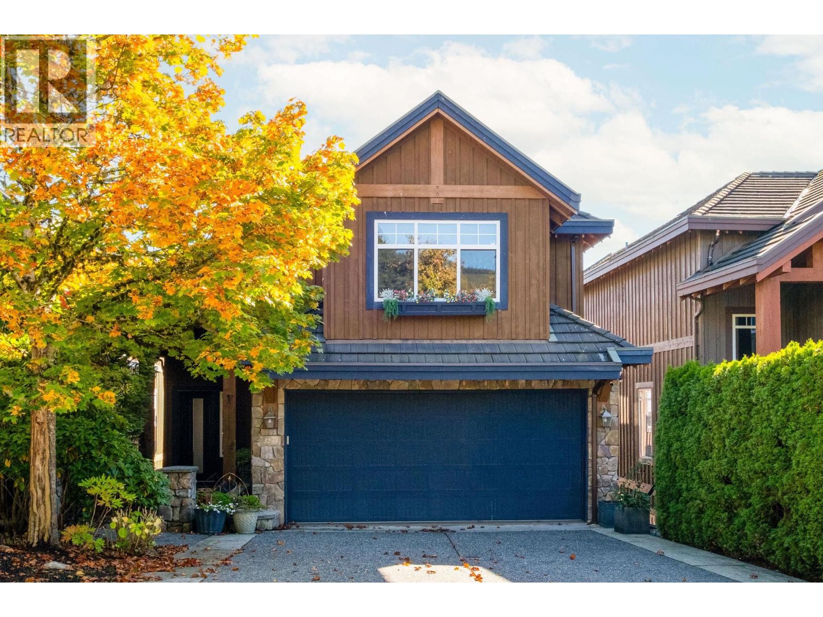 3233 Chartwell Ln, Coquitlam, BC V3E 3N1