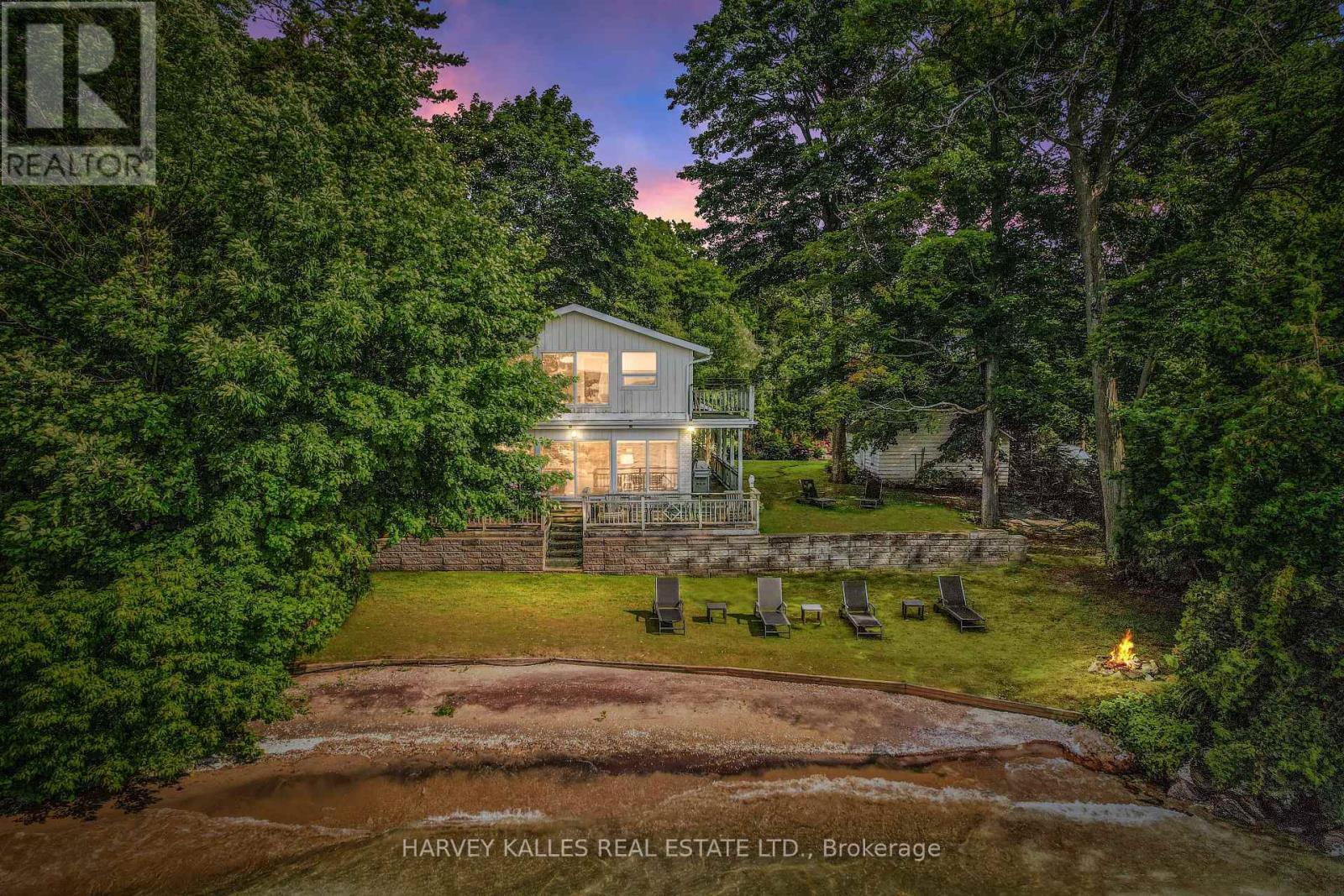 22 Gooch Park Dr, Innisfil, ON L9S 2S6