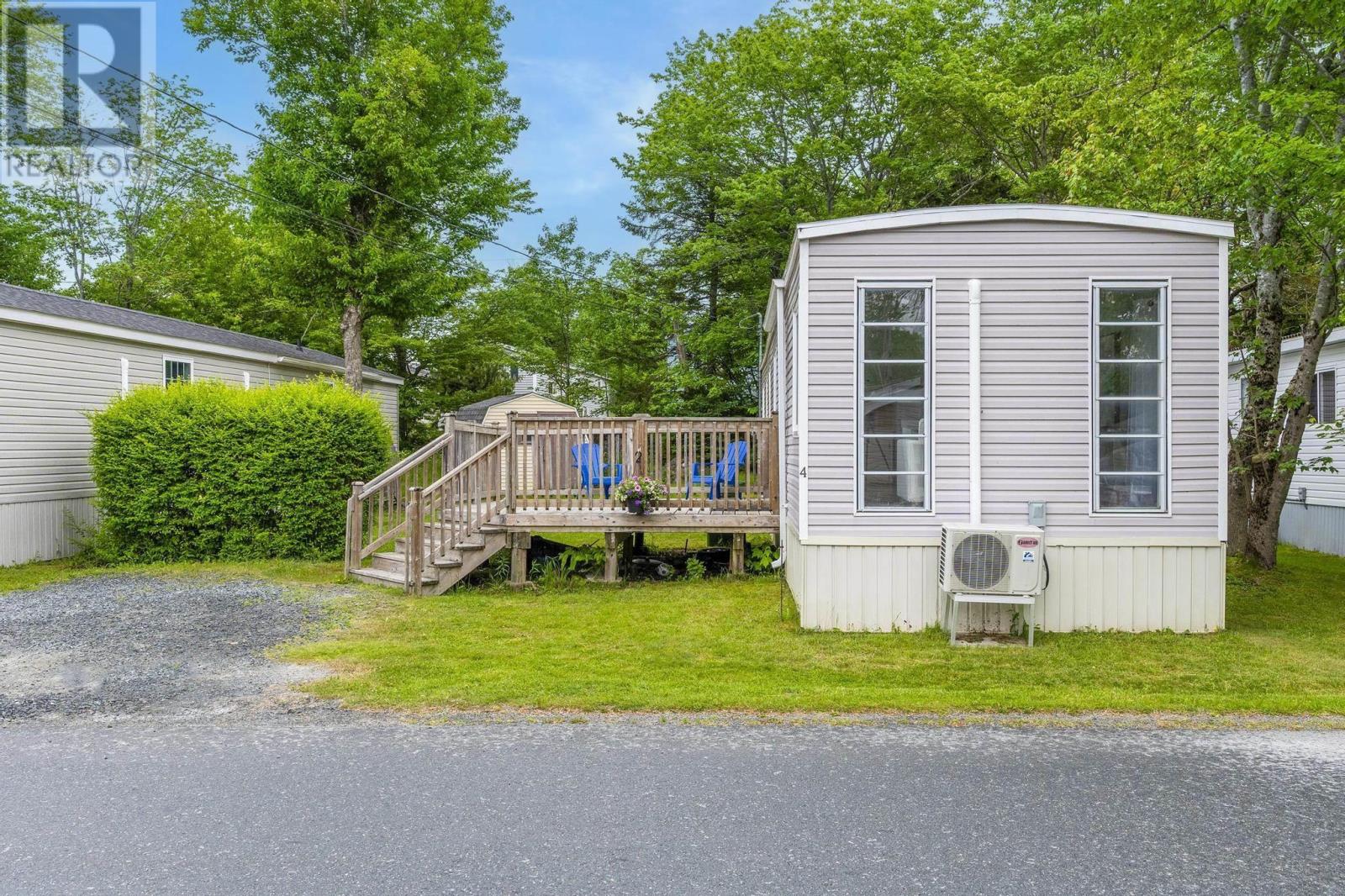4 Snow White, Lake Echo, NS B3E 1C5