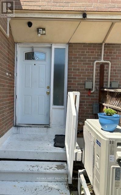 161 252 John Garland Blvd, Toronto, ON M9V 1N8