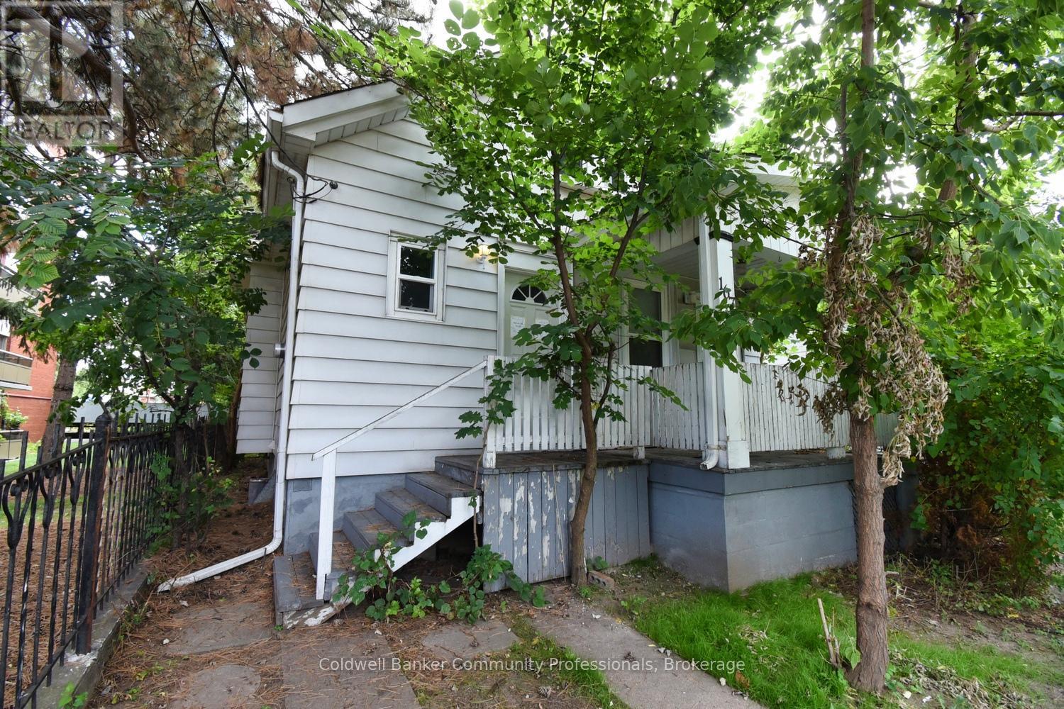167 Prospect St S, Hamilton, ON L8M 2Z5