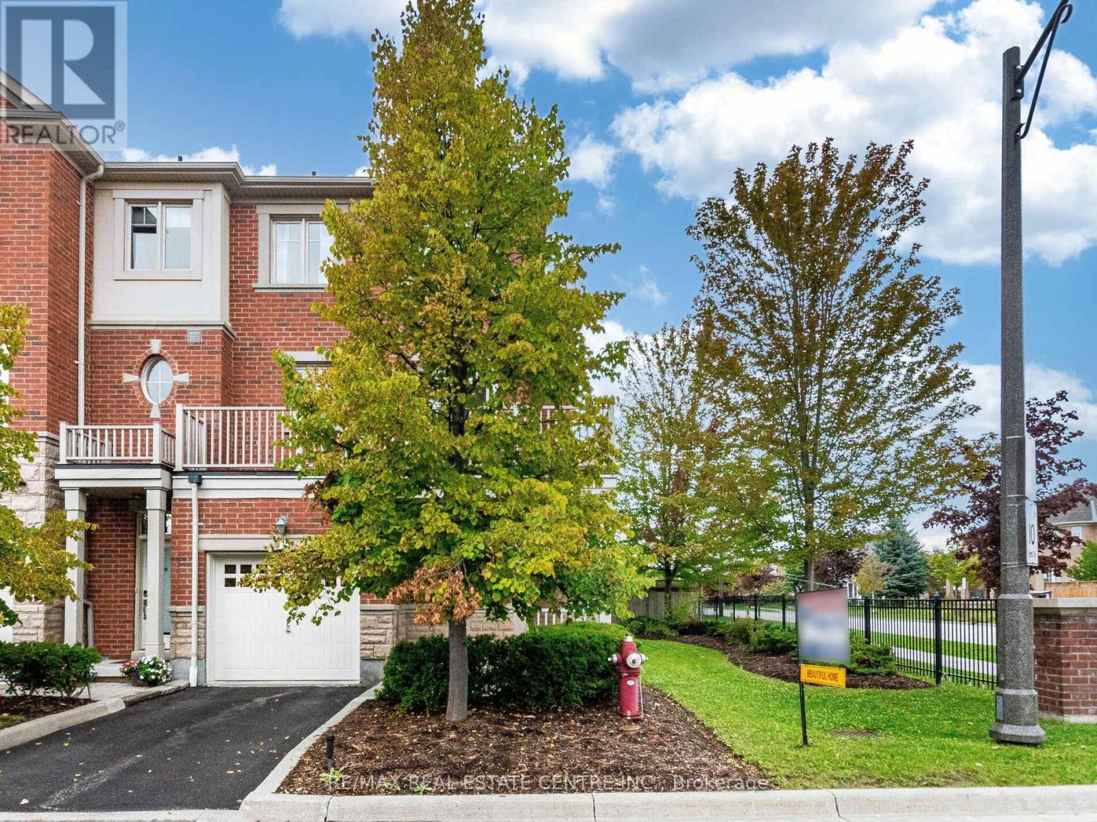 1 5710 Long Valley Rd, Mississauga, ON L5M 0M1