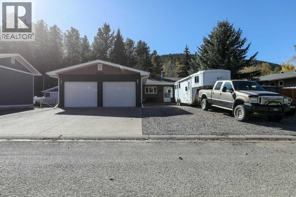 16 Avenue Unit 12706, Blairmore, AB T0K 0E0