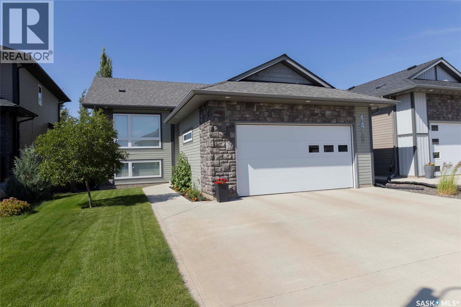 1419 Pringle Cres, Saskatoon, SK S7T 0S6