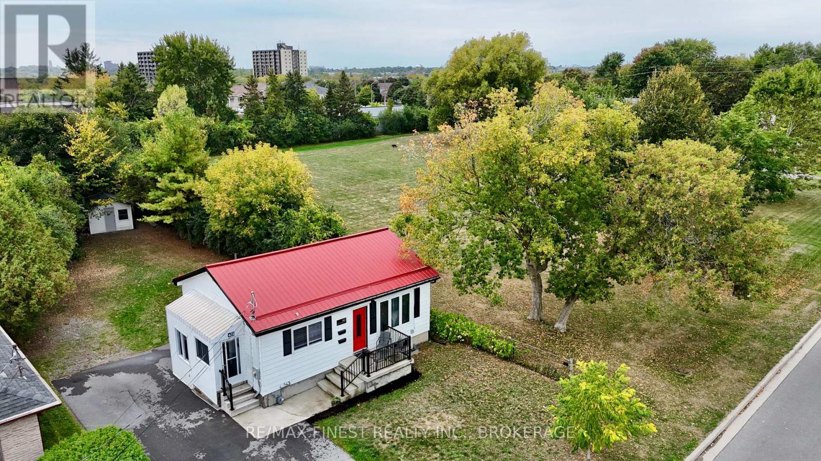 42 Drennan St, Kingston, ON K7K 2S1