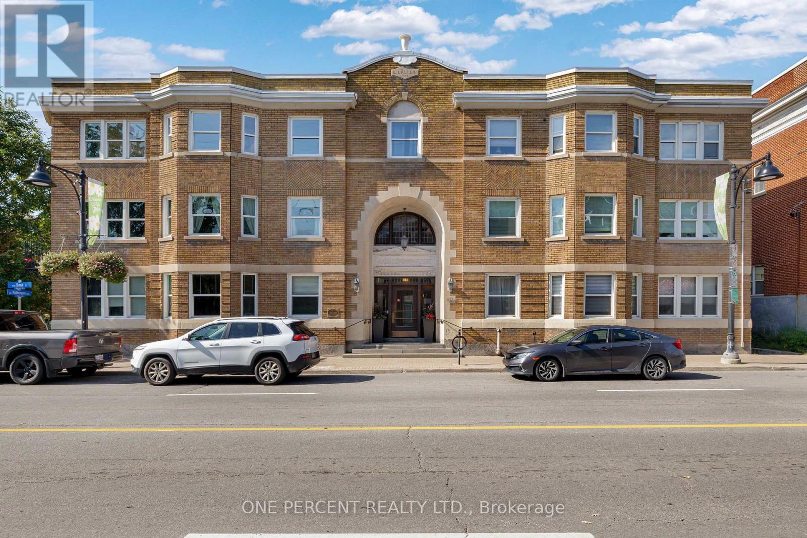 25 612 Bank St, Ottawa, ON K1S 3T6