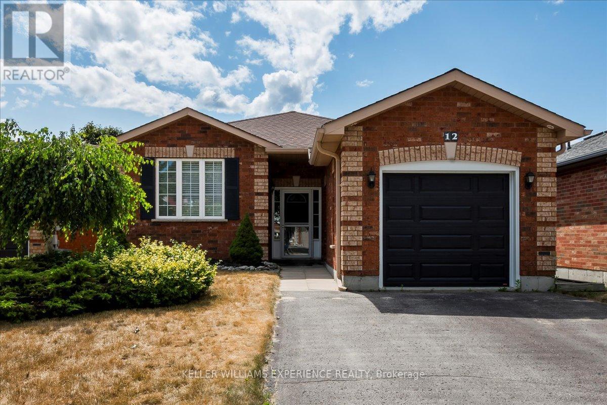 12 Revelstoke Ct, Barrie, ON L4N 8X7