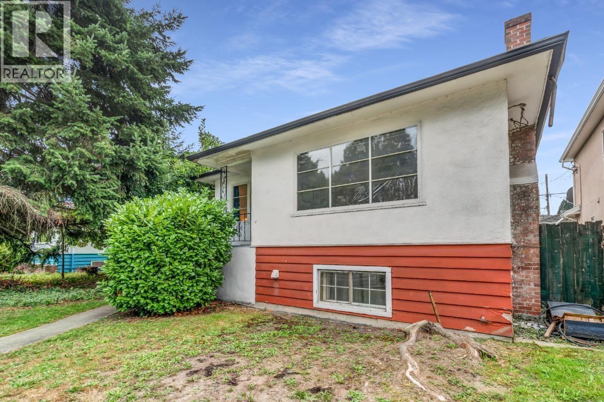 1260 E 33rd Ave, Vancouver, BC V5V 3B6