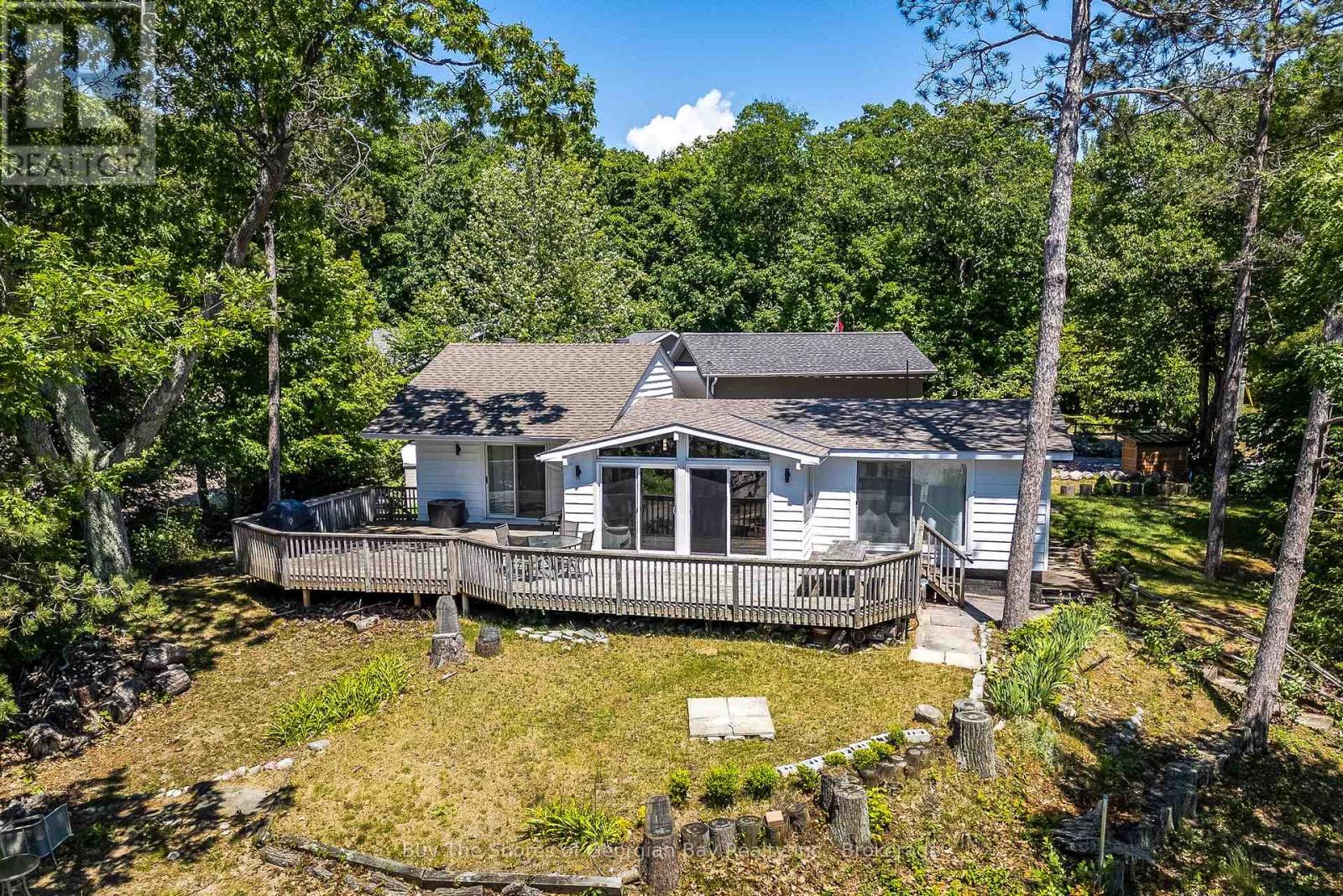 8 Nassau Ct, Tiny, ON L9M 0H3