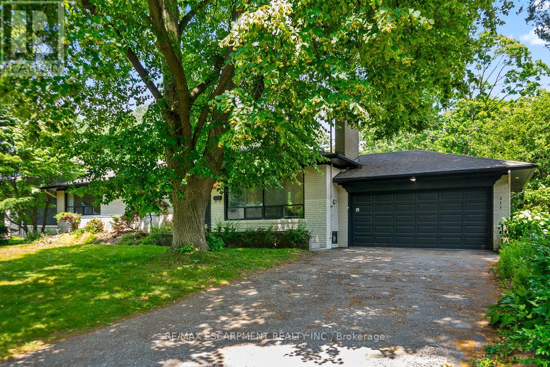 237 Albion Ave, Oakville, ON L6J 4T4