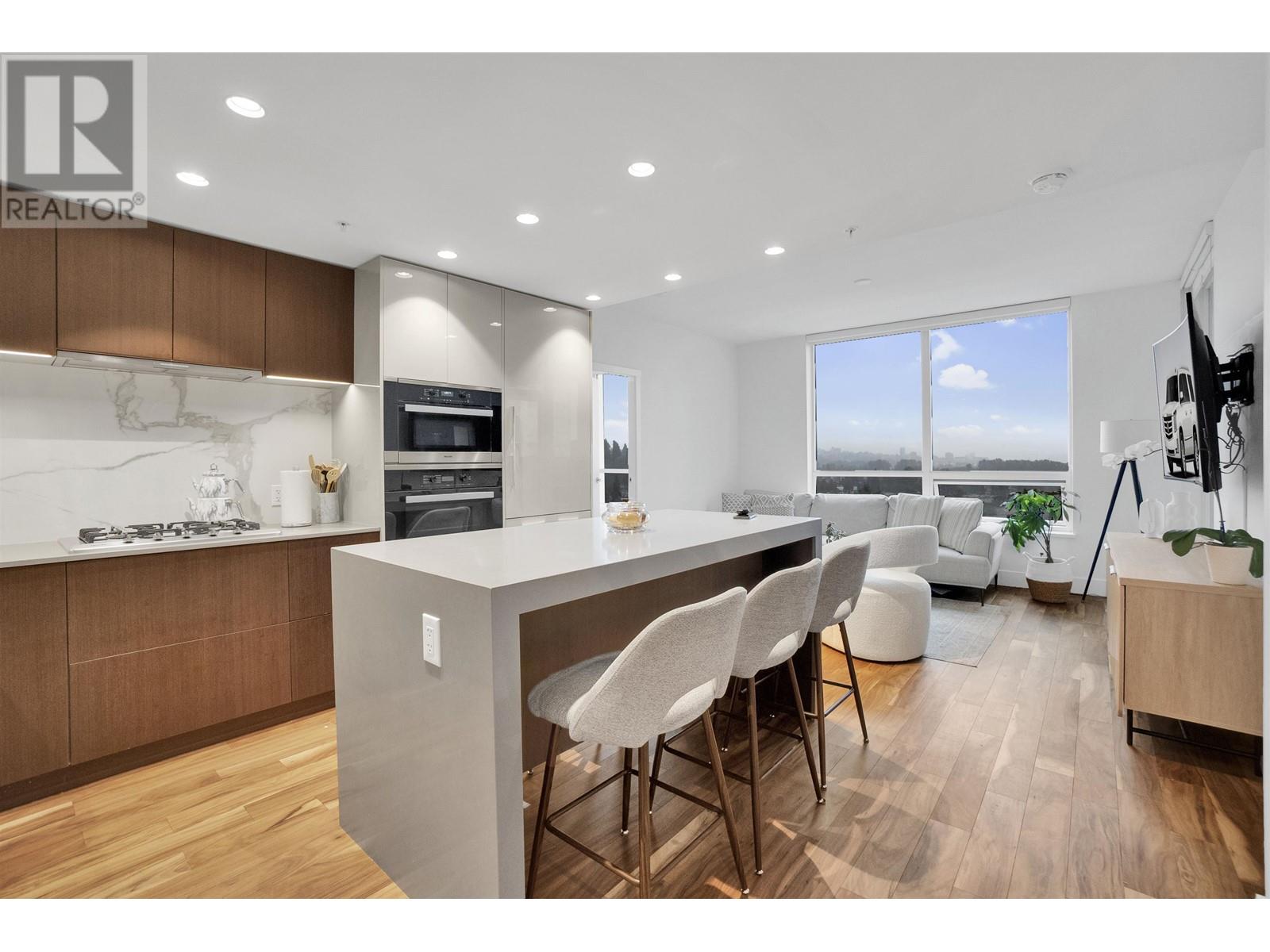 1675 Lions Gate Lane Unit 1302, North Vancouver, BC V7P 0E3