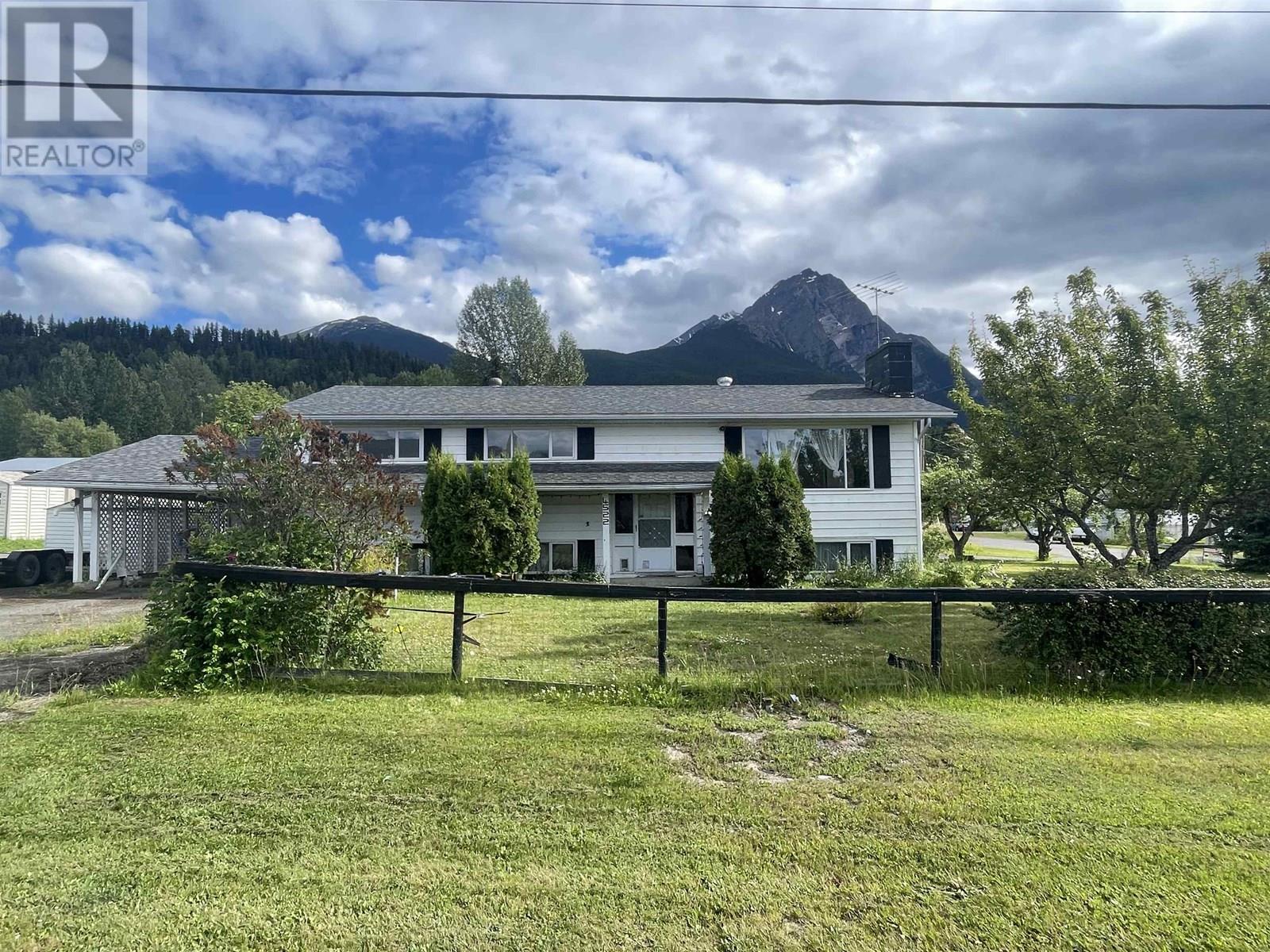 13th Avenue Unit 4522, New Hazelton, BC V0J 2J0