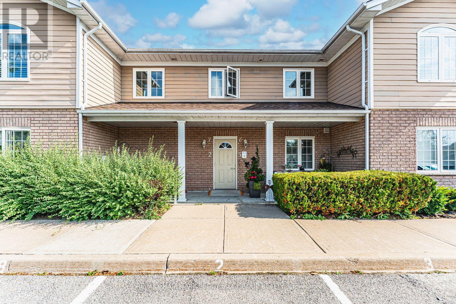 7 222 Steel St, Barrie, ON L4M 2G9