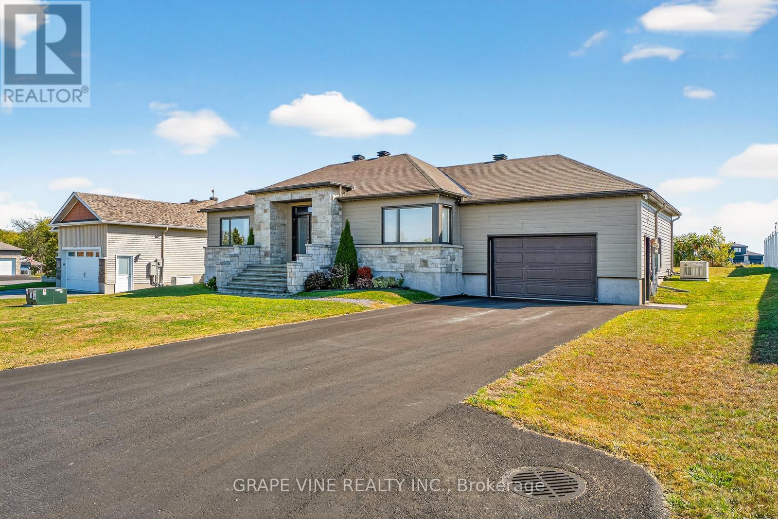 18 Calco Cres, North Stormont, ON K0C 1W0