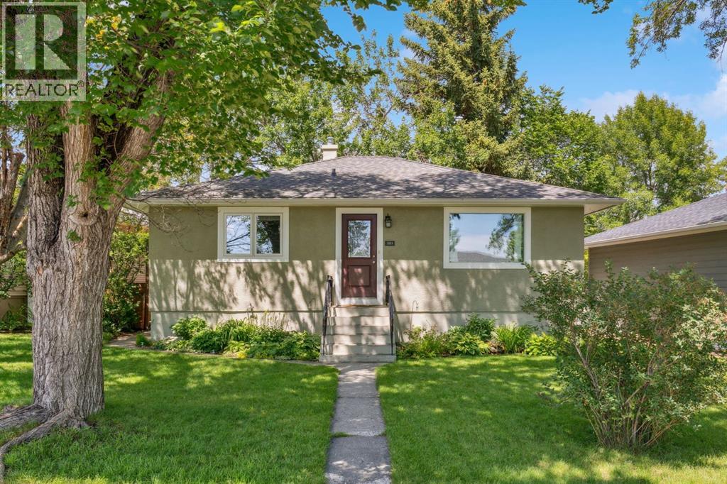 3213 Kilkenny Rd SW, Calgary, AB T3E 4R5