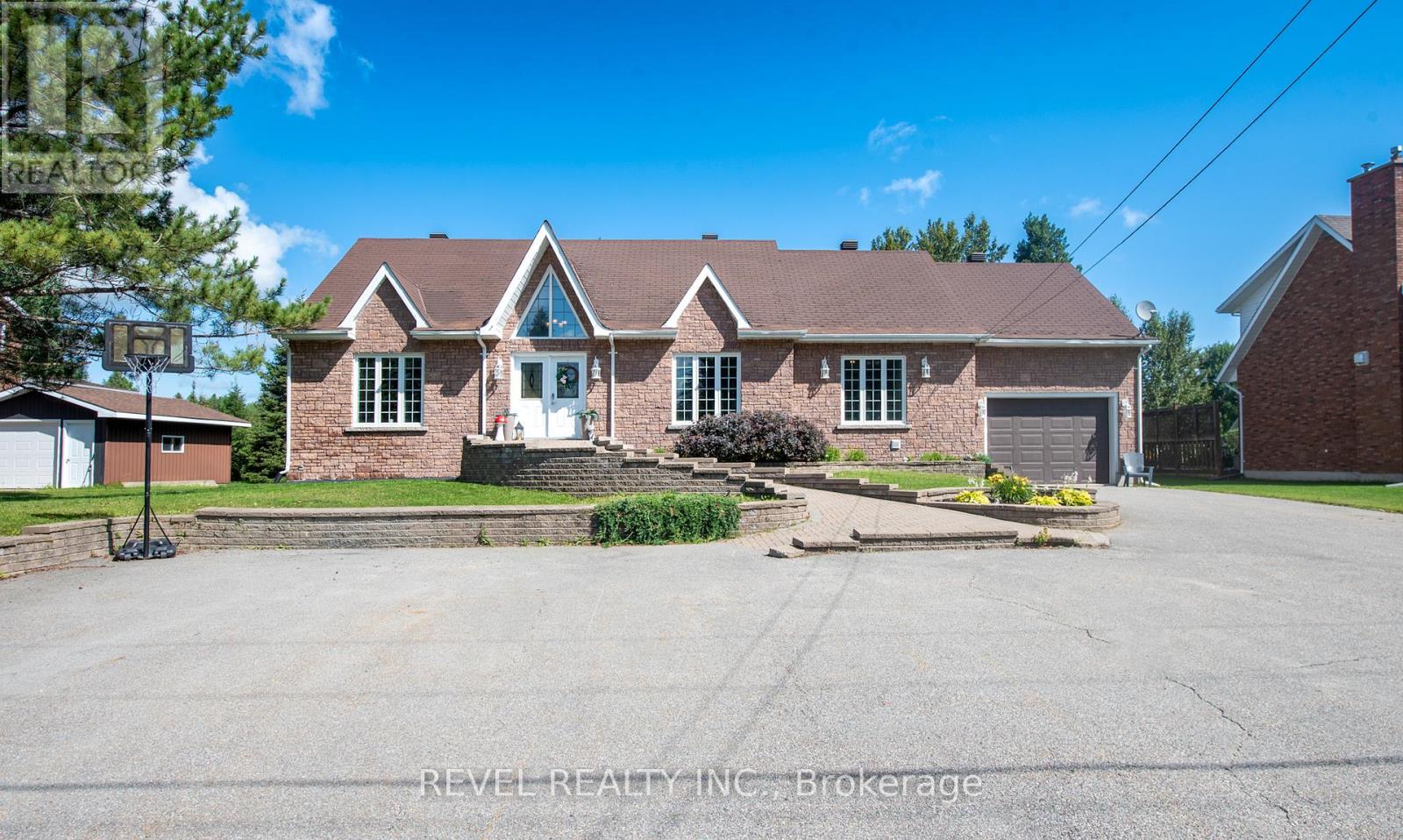 381 Government Rd S, Timmins, ON P4R 1N4