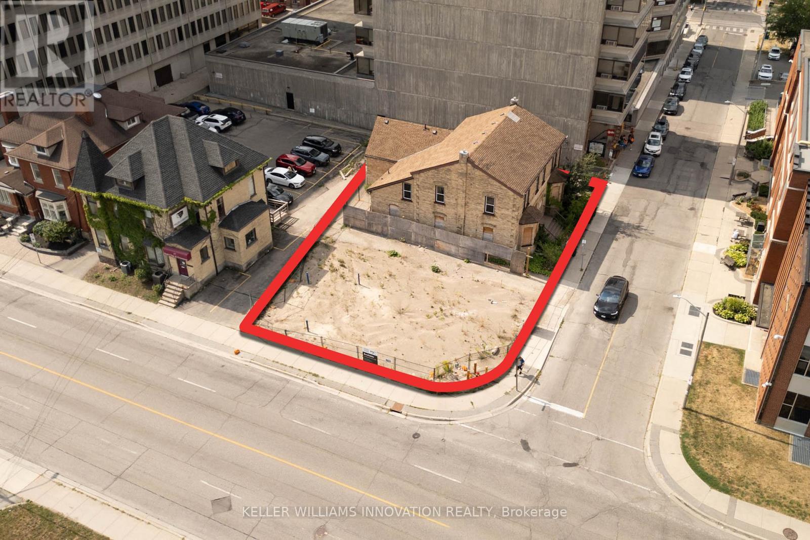21 Weber St W, Kitchener, ON N2H 3Y9