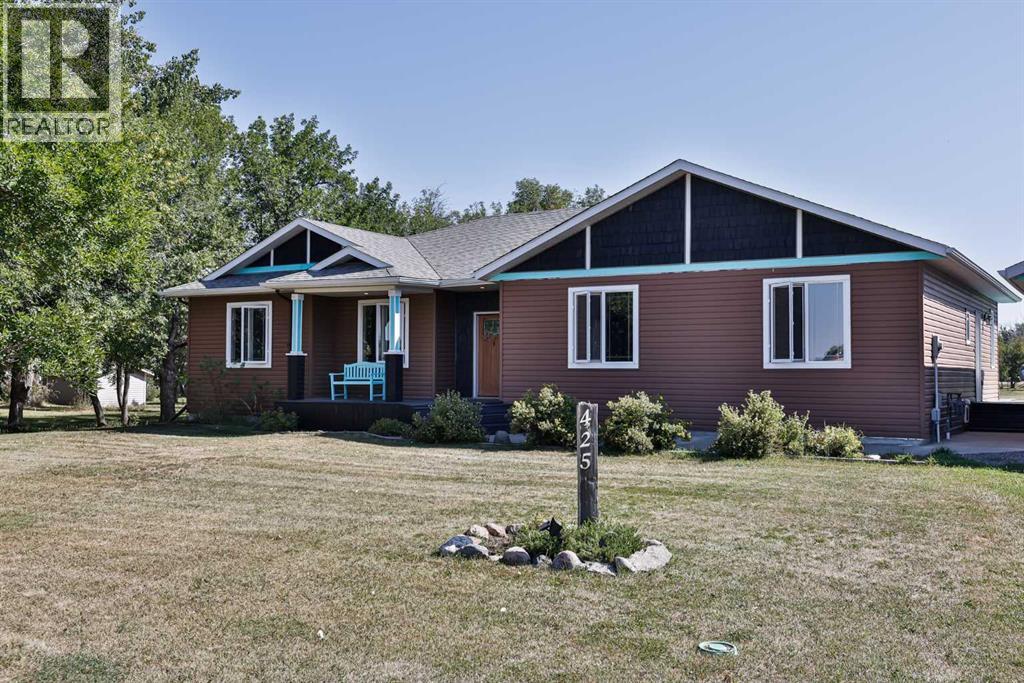 425 N 100 W, Raymond, AB T0K 2S0