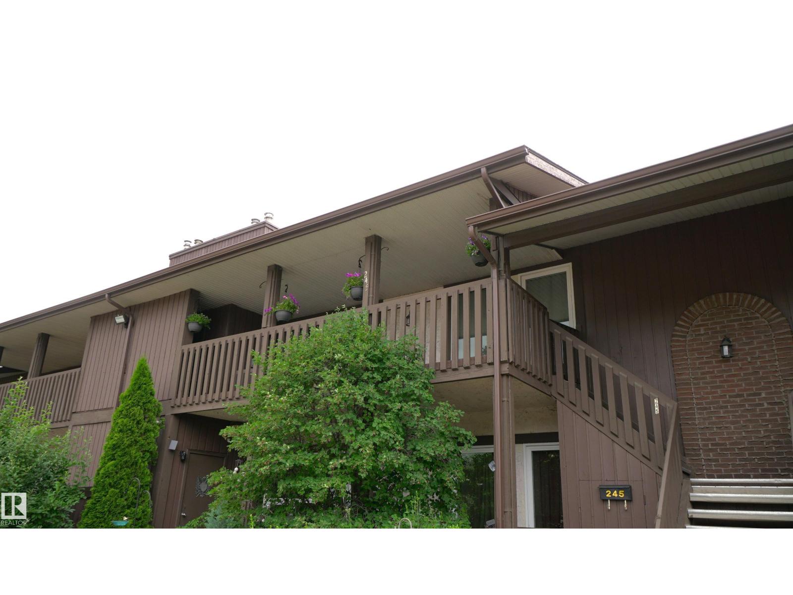 245 Surrey Gardens Gd NW, Edmonton, AB T5T 1Z3