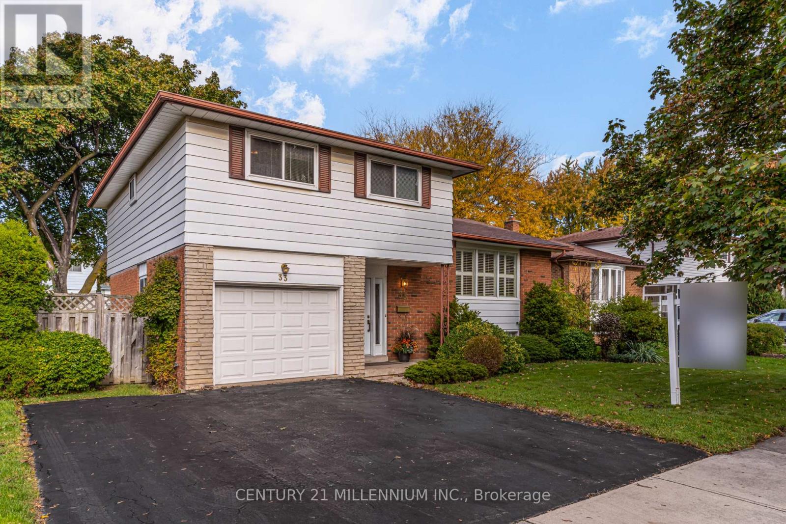 33 Trotters Ln, Brampton, ON L6Y 1B5