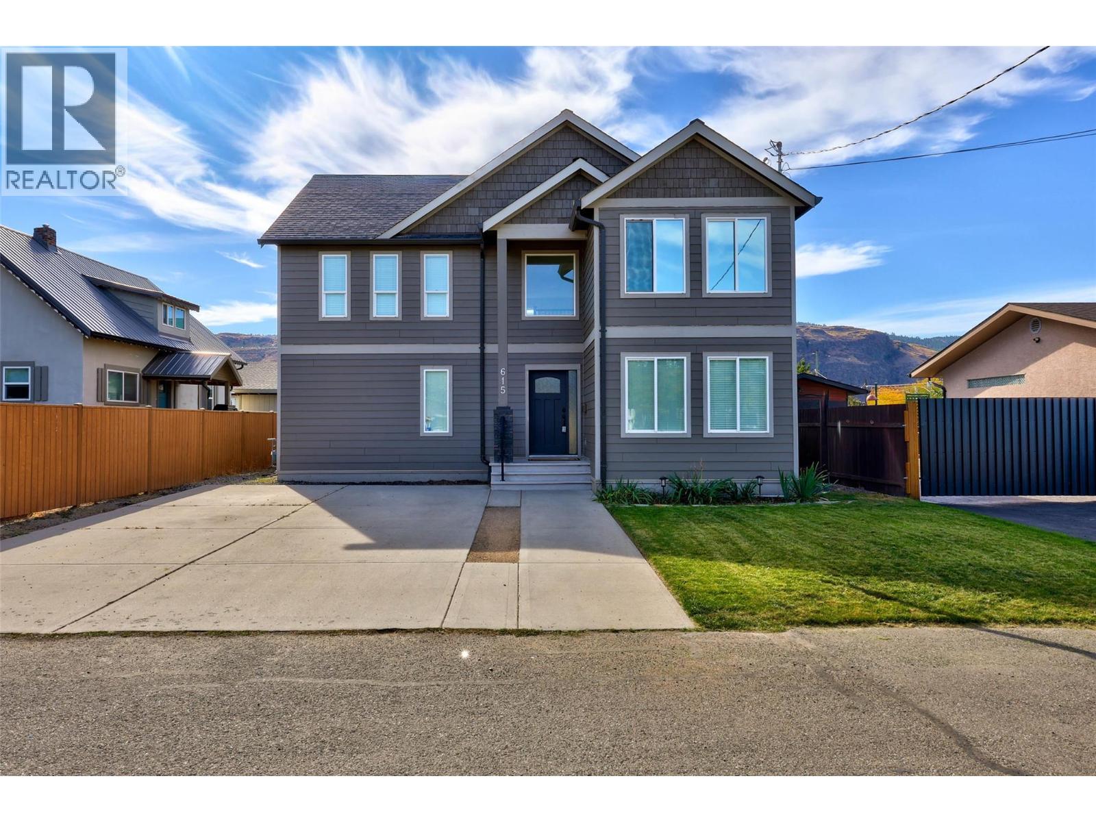 615 Rose Ave, Kamloops, BC V2B 3T4