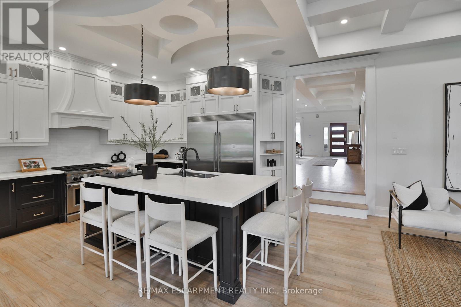 43 Mississauga Rd S, Mississauga, ON L5H 2H3