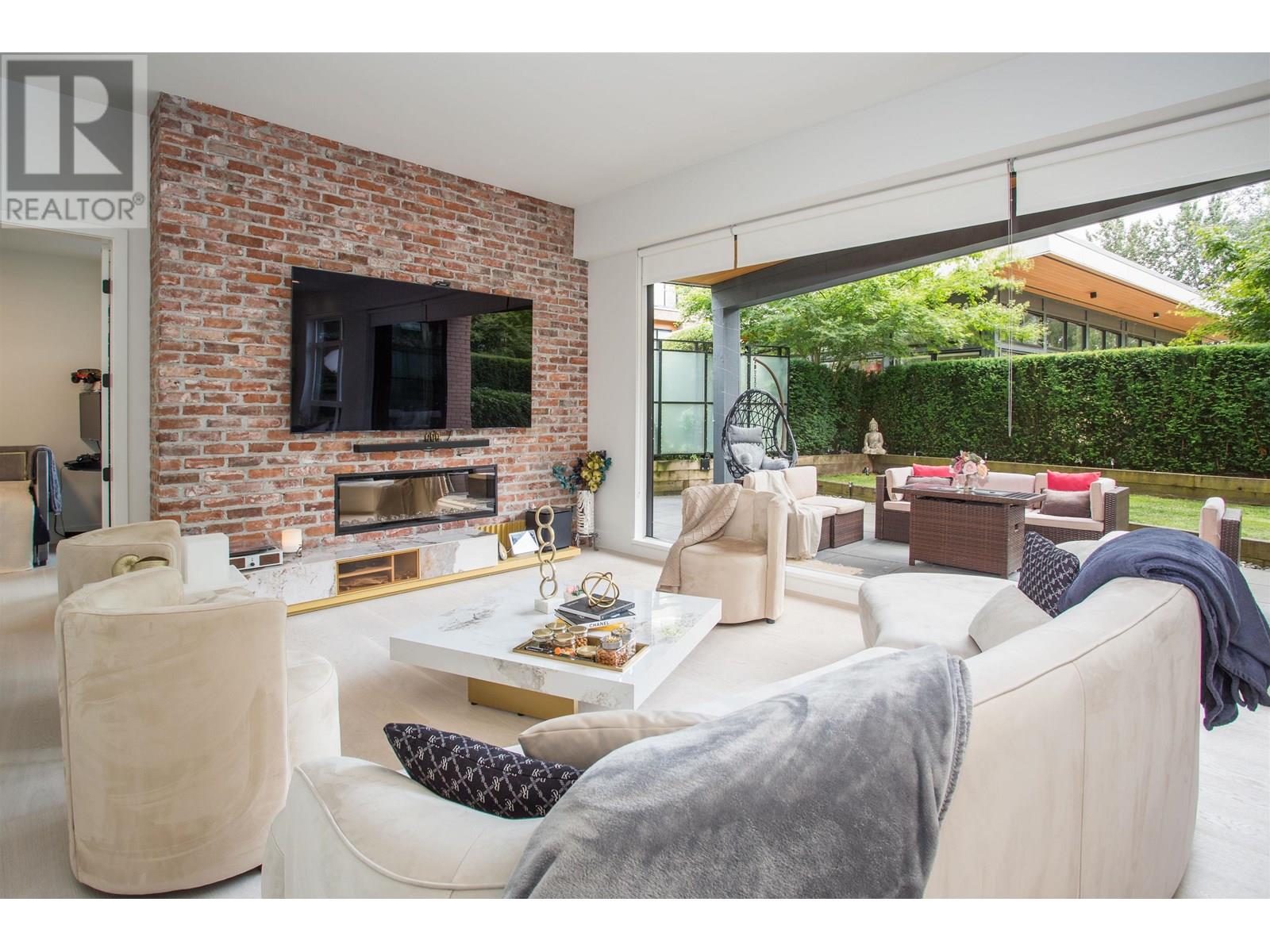 300 Salter Street Unit 106, New Westminster, BC V3M 0L9