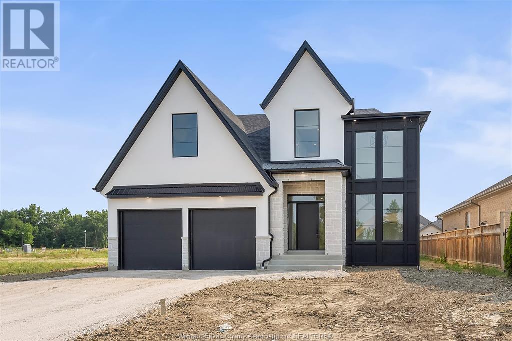 244 Delores, Essex, ON N8M 3E9