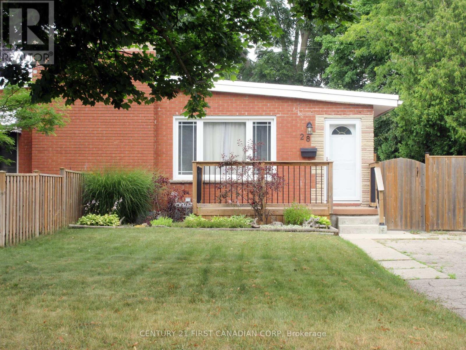 28 Hawkesbury Ave, London, ON N5V 2K1