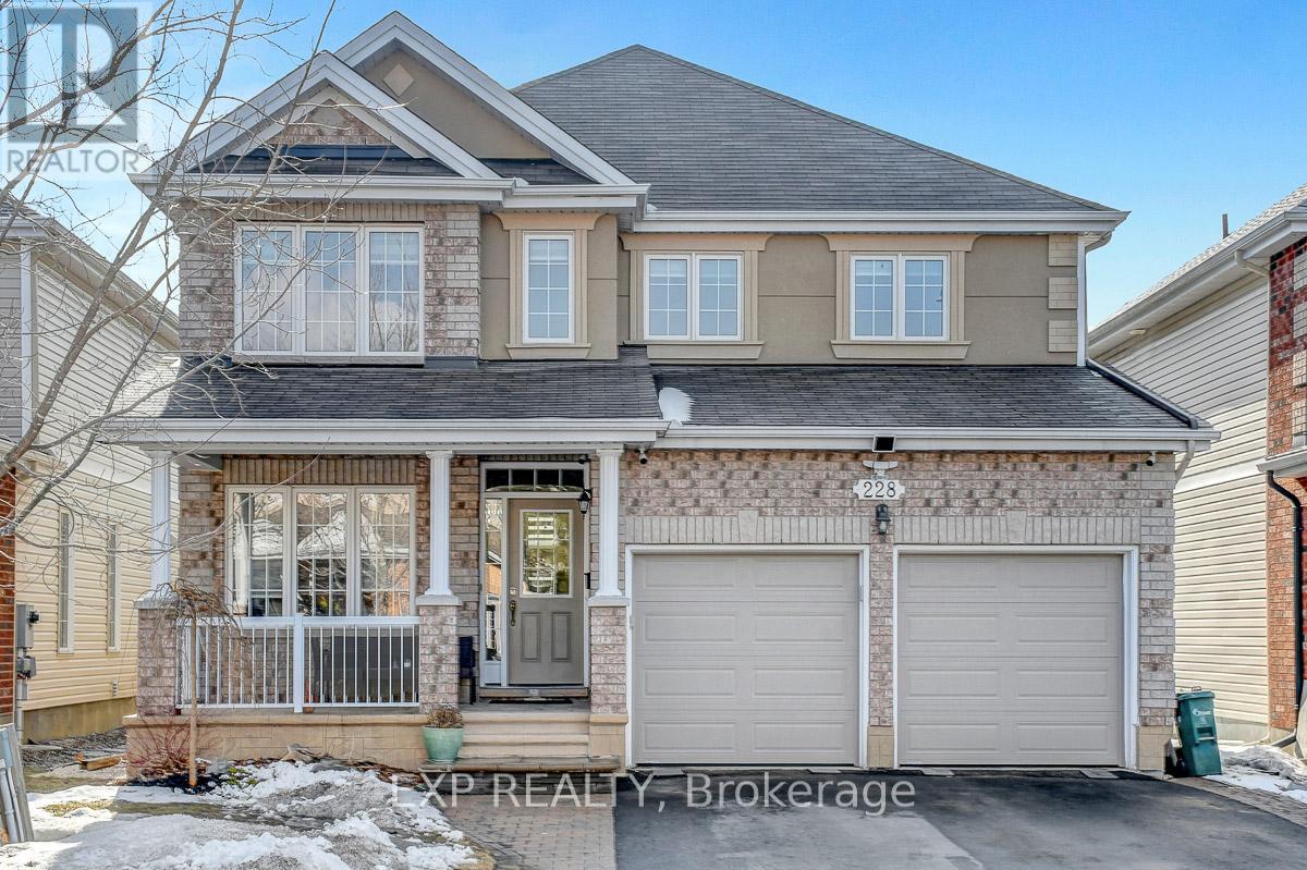 228 Hidden Meadow Ave, Ottawa, ON K1T 0C2