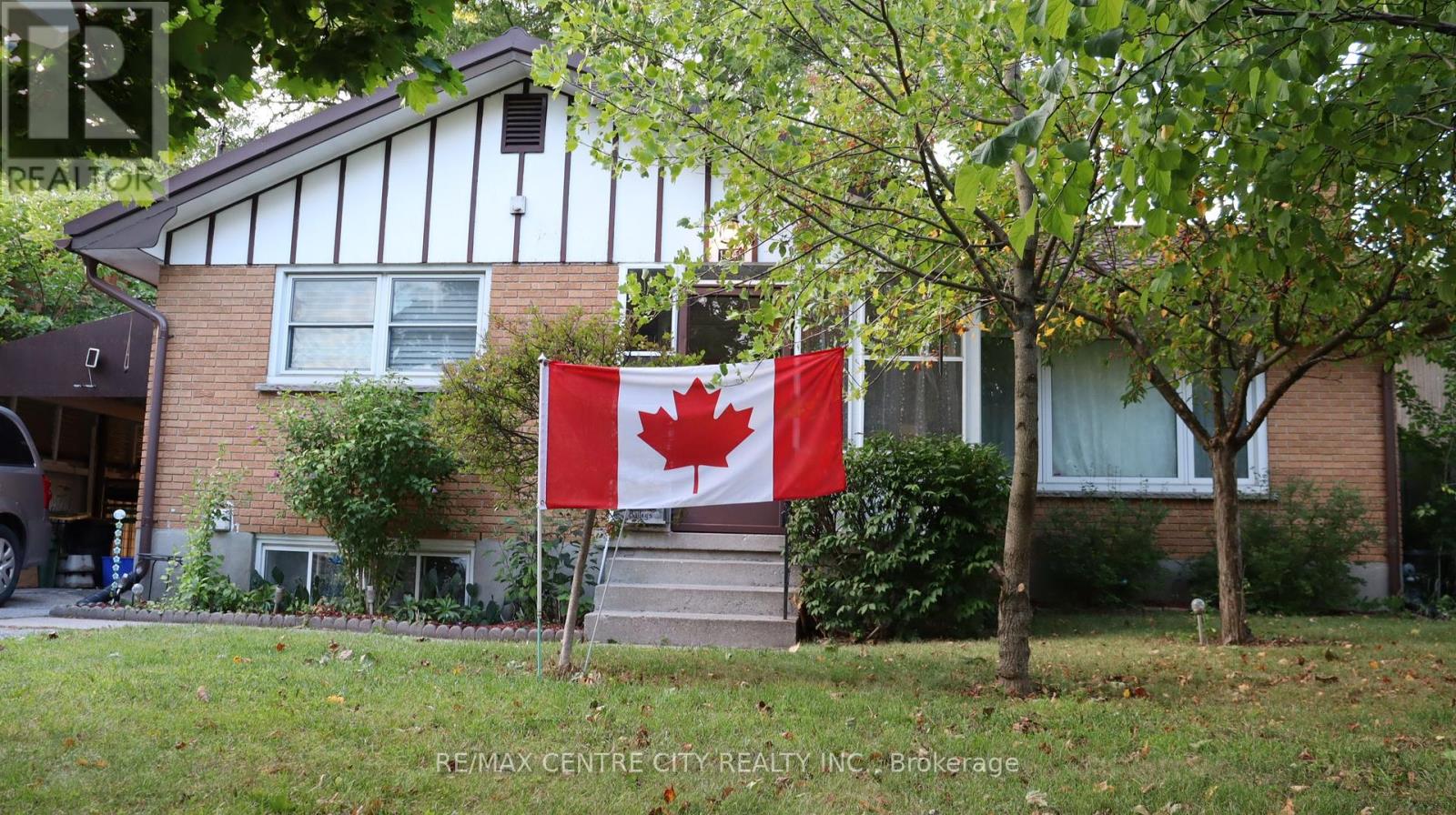 1948 Royal Cres, London, ON N5V 1N7
