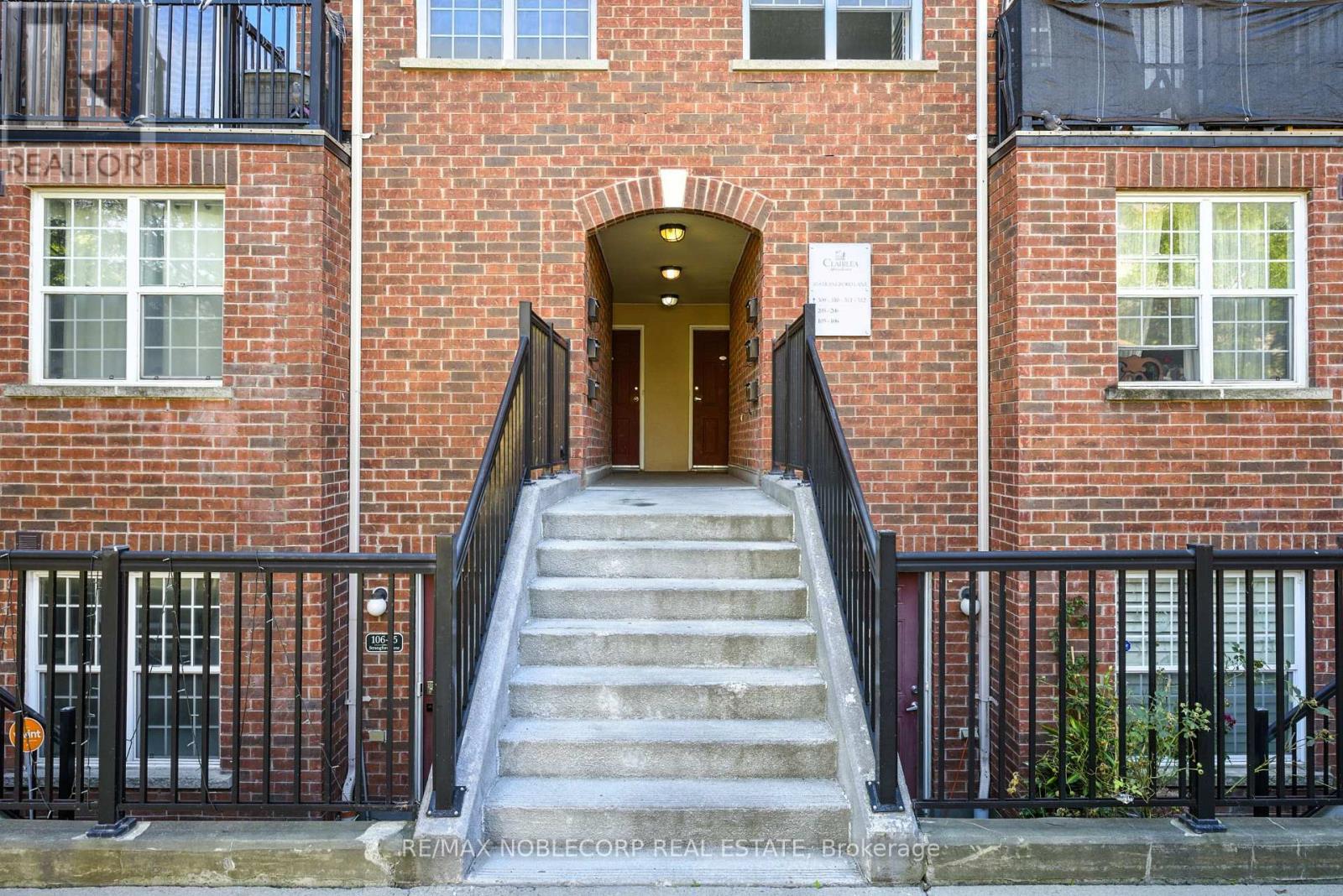 311 45 Strangford Ln, Toronto, ON M1L 0E5