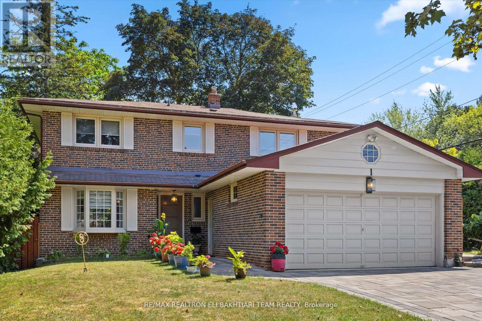 1 Donmac Dr, Toronto Banbury-don Mills, ON M3B 1N4