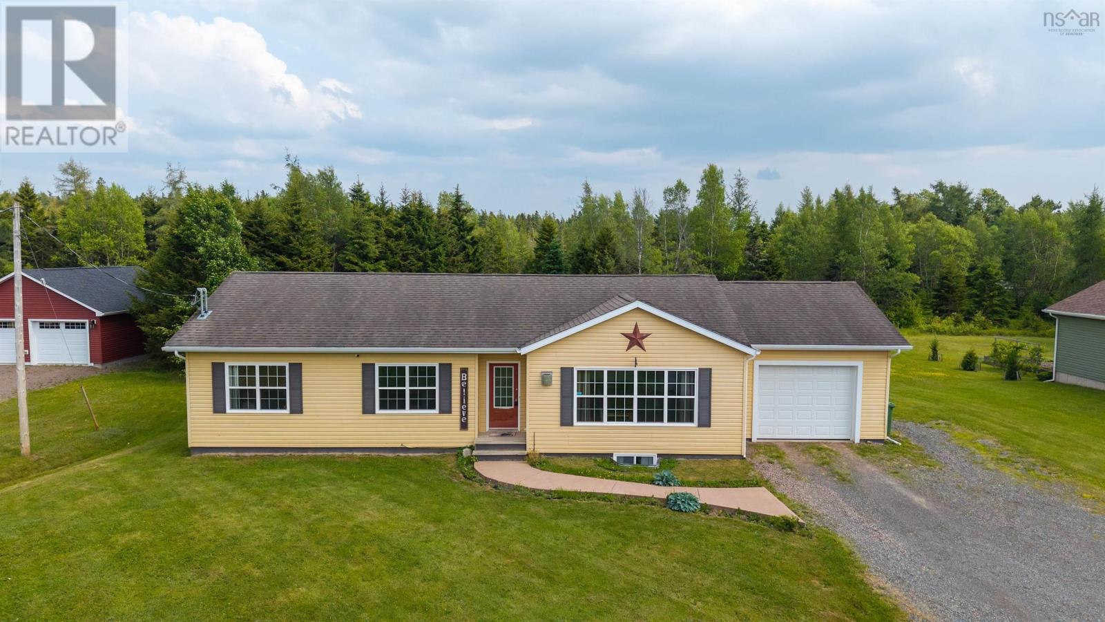95 Riverbend Dr, Amherst, NS B4H 3Y1