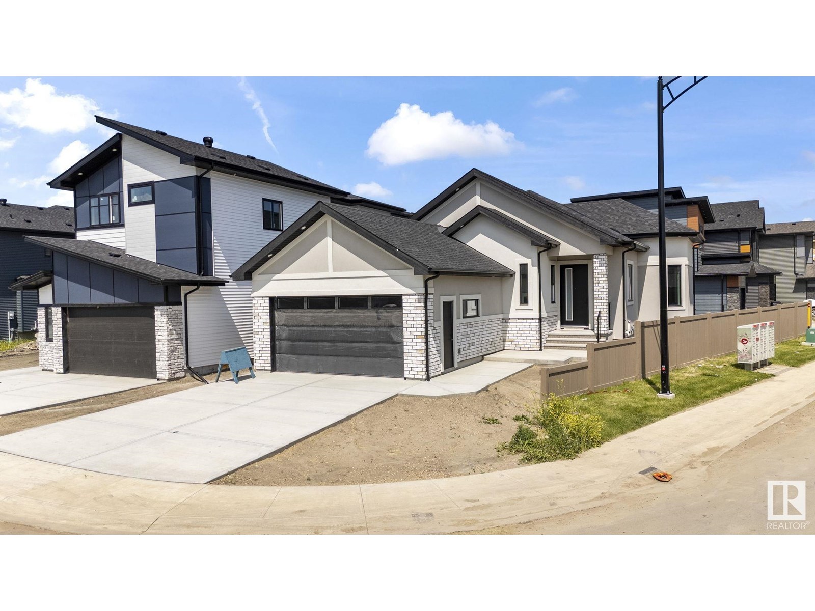 165 Av Ne Unit 296, Edmonton, AB T5Y 4J3