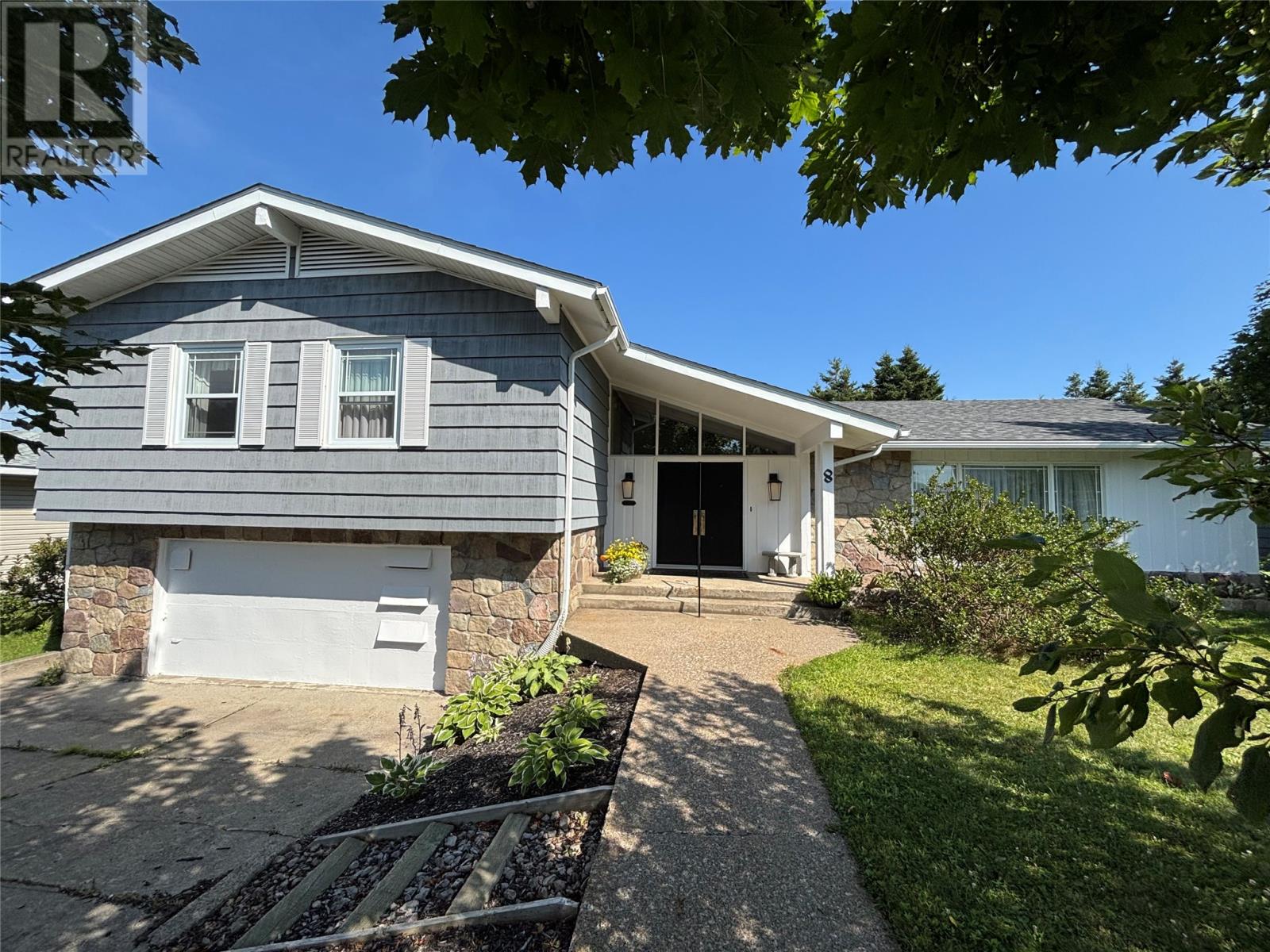 8 Springmountian Rd, Stephenville, NL A2N 1Z3