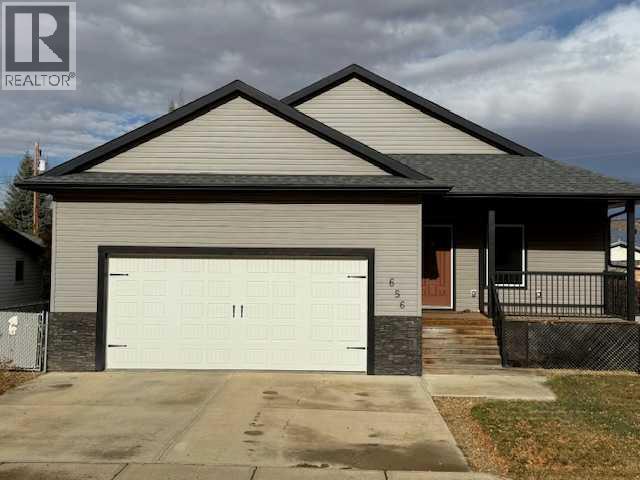 656 Hunter Dr, Drumheller, AB T0J 0Y0