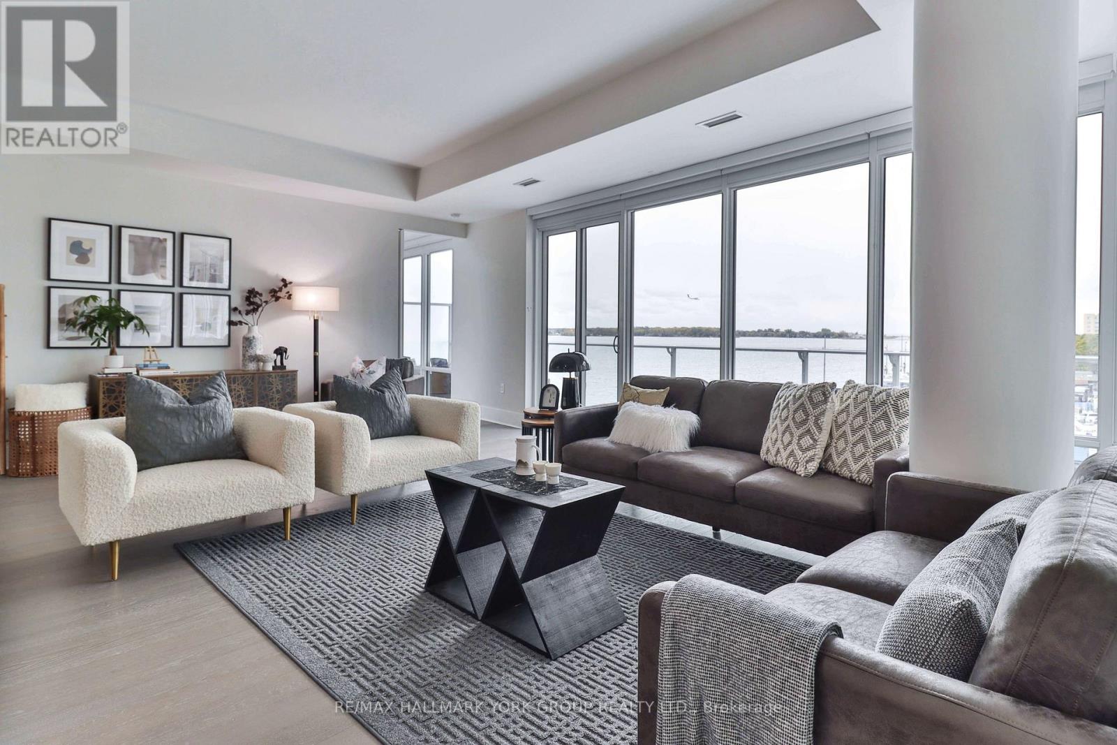 505 29 Queens Quay E, Toronto, ON M5E 0A4