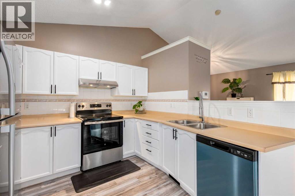 139 Los Alamos Pl NE, Calgary, AB T1Y 7J3