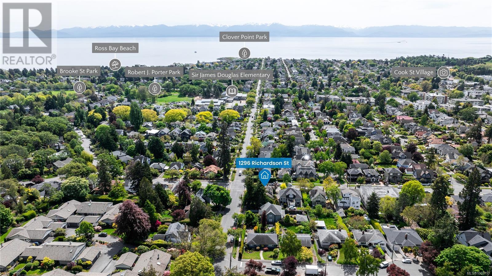 1296 Richardson St, Victoria, BC V8V 3E1