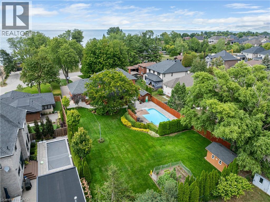 22 Wendakee Dr, Hamilton, ON L8E 5T3