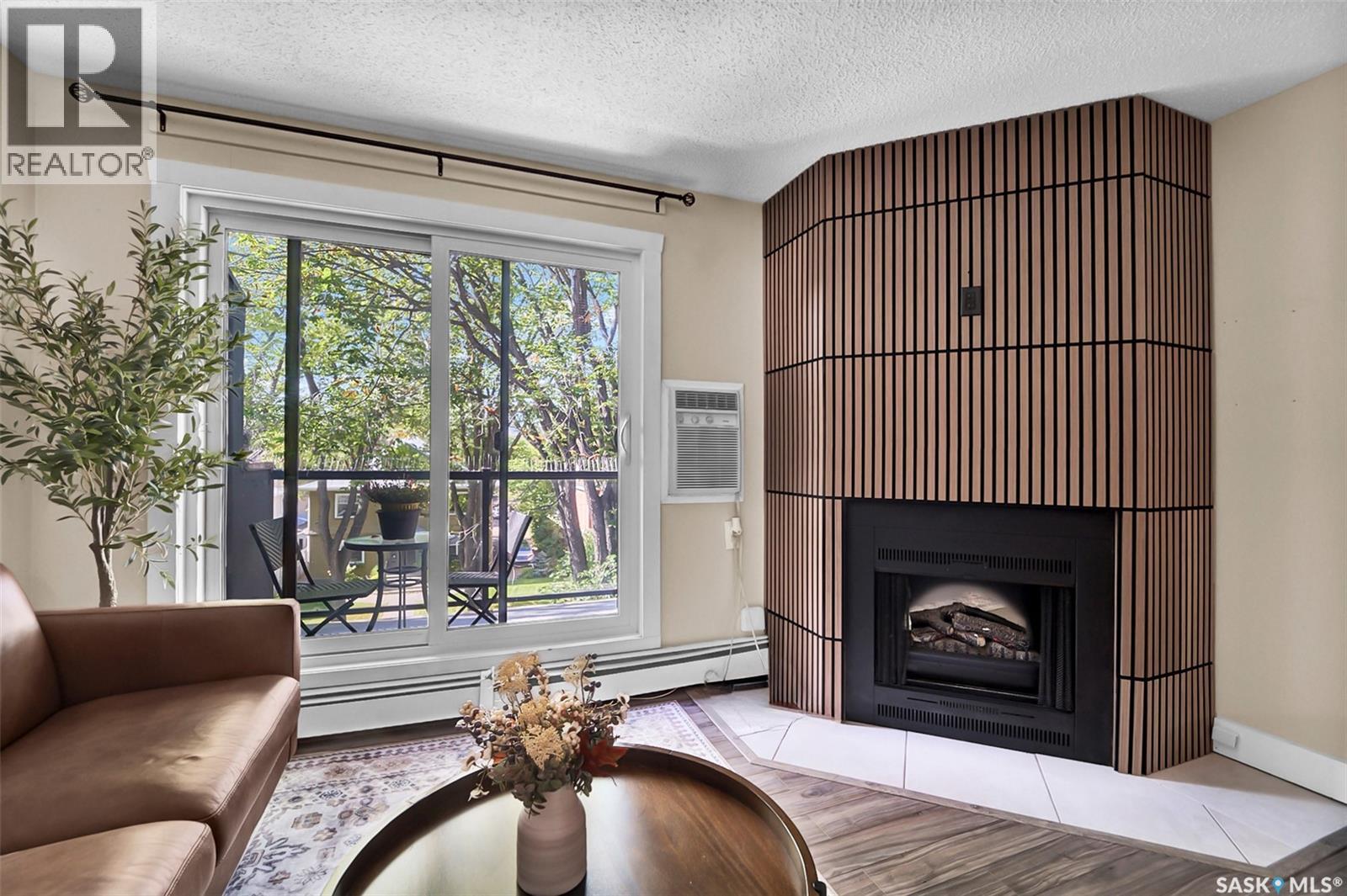 512 4th Avenue N Unit 401, Saskatoon, SK S7K 2M3