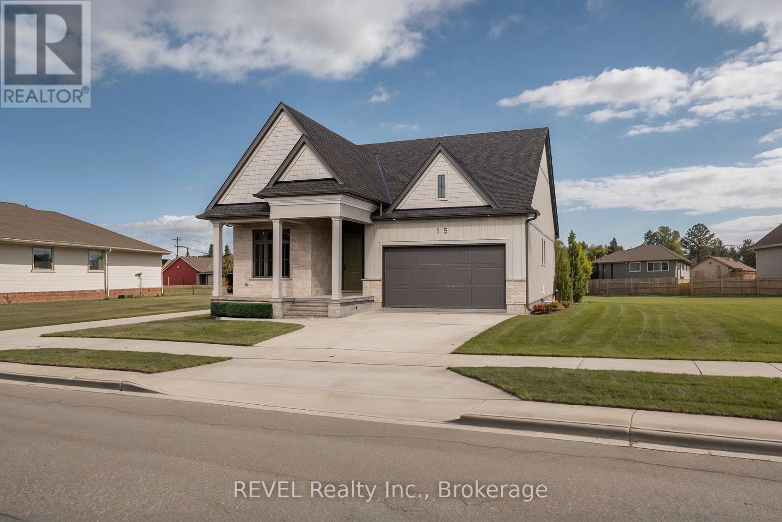 15 Oakley Dr, Niagara-on-the-lake Virgil, ON L0S 1J0
