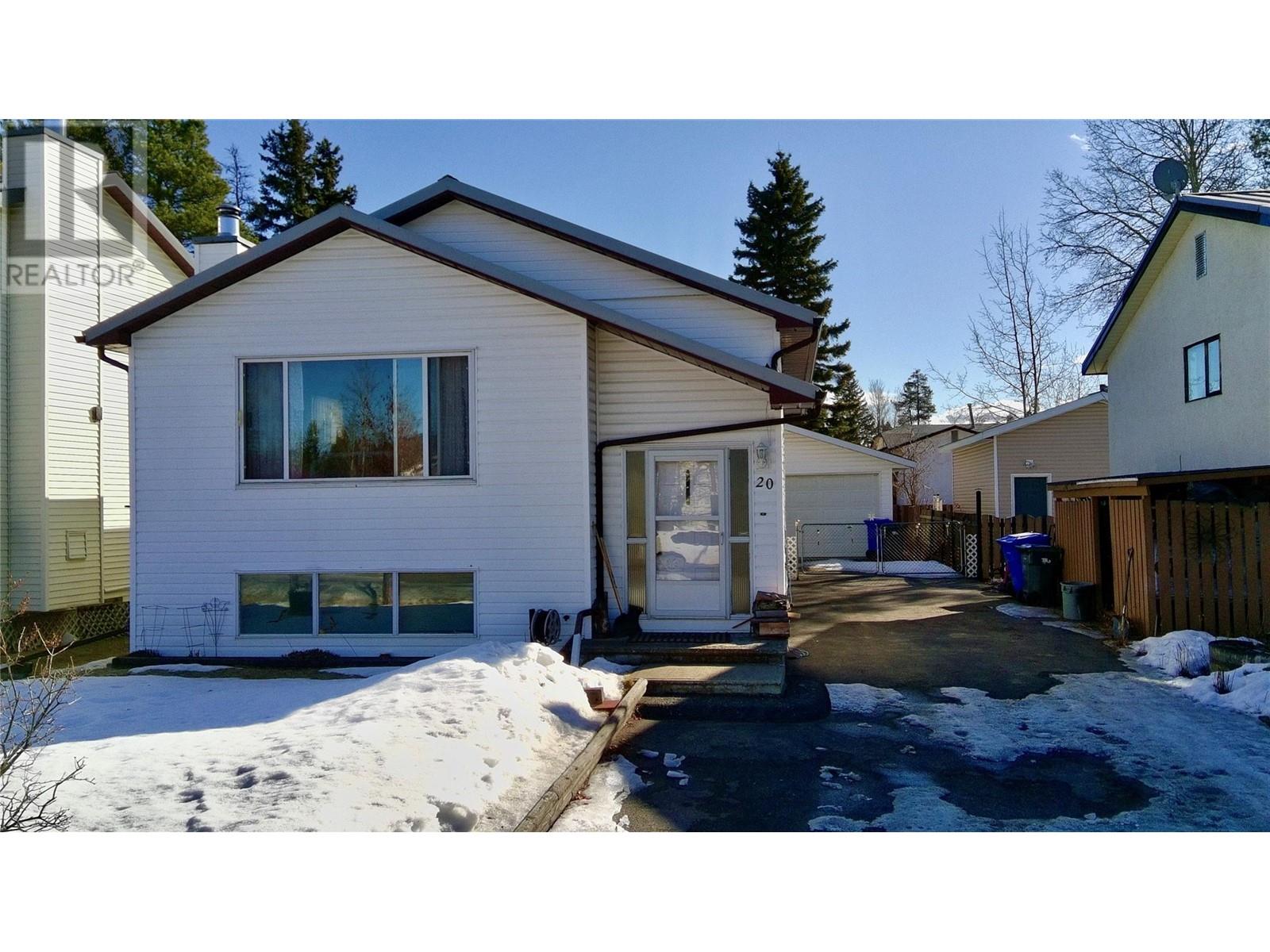 20 Dawson Pl, Tumbler Ridge, BC V0C 2W0