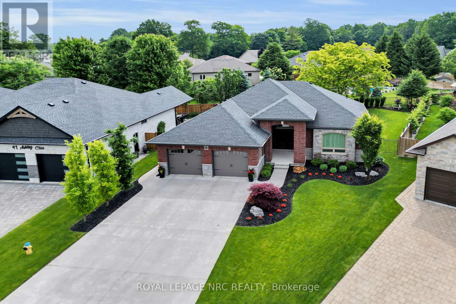 49 Ashby Cres, Strathroy-Caradoc, ON N7G 0A7