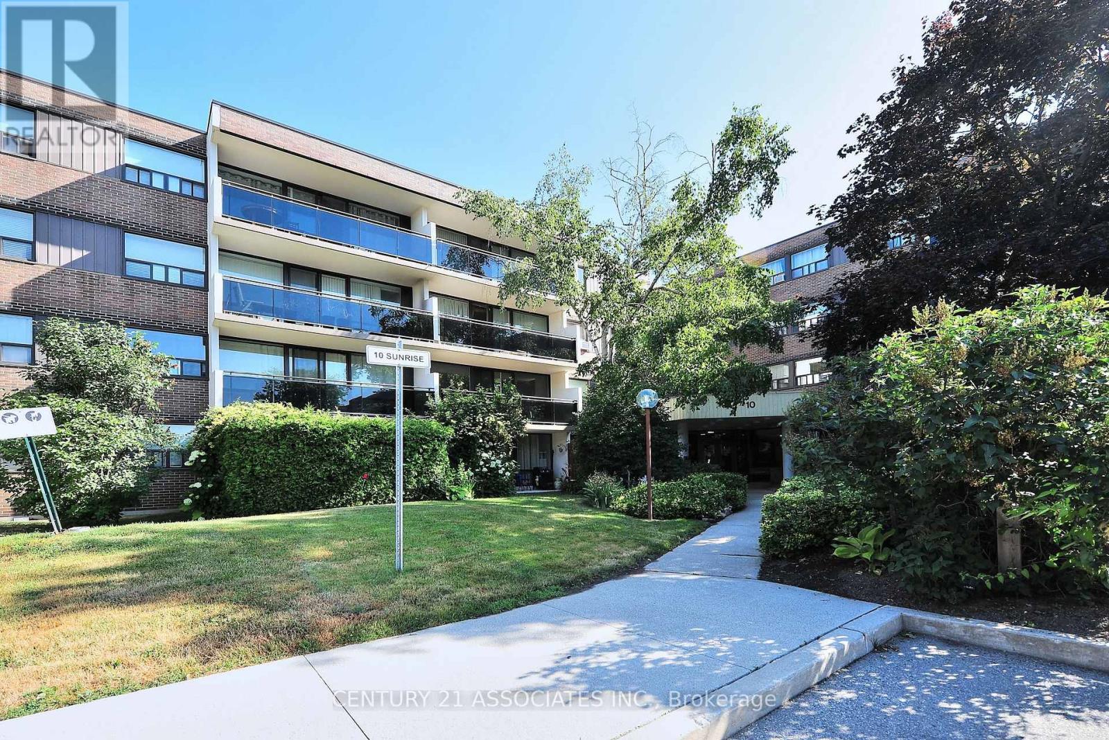 312 10 Sunrise Ave, Toronto, ON M4A 2R1