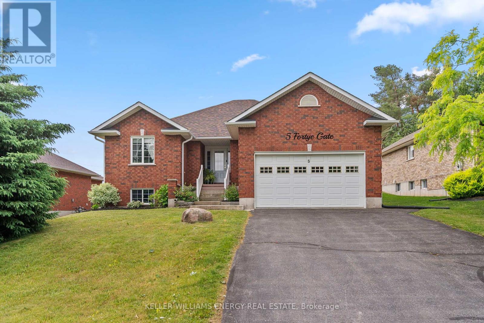 5 Fortye Gate Ward 1, Peterborough, ON K9K 2E7